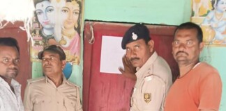 Darbhanga News: नाबालिग अपहरण: दरभंगा में फरार के घर पुलिस ने चिपकाया इस्तेहार,बक्शा – सरेंडर करो, कुर्की की तैयारी
