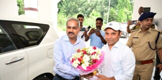 Bhagalpur News: नए Bhagalpur Divisional Commissioner प्रेम सिंह मीणा ने संभाला पदभार, गिनाईं प्राथमिकताएं और समस्याएं