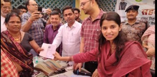 Darbhanga News: अलीनगर में सहयोग शिविर: MLA मैथिली ठाकुर की मौजूदगी में समस्याओं का अंबार, बांटे गए राशन कार्ड