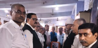 Darbhanga News: दरभंगा बार एसोसिएशन ने पूर्व उपाध्यक्ष तंत्रनाथ ठाकुर को किया भावुक नमन, कहा -“पुण्यतिथिक अवसर पर अधिवक्ता गण ध्यान धरु, तंत्रनाथ ठाकुर जी अपने पुष्पांजलि स्वीकार करु”