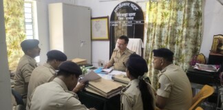 Darbhanga News: थाना निरीक्षण: सिंहवाड़ा थाने पहुंचे सिटी एसपी, गश्ती और अनुसंधान तेज करने के दिए निर्देश