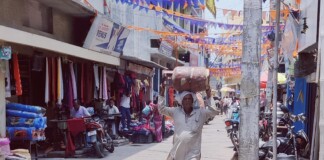 Darbhanga News: कुशेश्वरस्थान में गहराया एलपीजी सिलेंडर संकट: महिलाएं चूल्हे पर खाना बनाने को मजबूर, कब मिलेगी राहत?