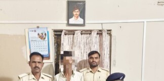 Araria News: सिकटी शराब न्यूज़: भारी मात्रा में शराब, कारोबारी गिरफ्तार, चोरी की बाइक भी मिली