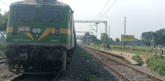 Darbhanga: बड़ी तकनीकी खराबी Jale Railway News: जोगियारा में ओएचई फेल, अमृत भारत एक्सप्रेस एक घंटे खड़ी रही, यात्रियों में हड़कंप!