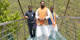 Bihar News: Sunday राजगीर सफारी के साथ, पहुंचे CM Samrat, सिंह शावक ‘लक्ष्मी’ को दिया नाम, देखी ‘द वाइल्ड कॉल’ फिल्म