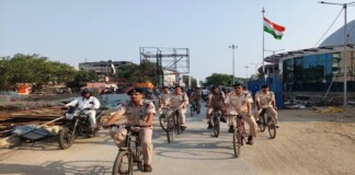 Gaya ji News: गया में RPF की अनोखी पहल: RPF साइकिल गश्ती कर रहे जवान, सुरक्षा के साथ दे रहे बड़ा संदेश!
