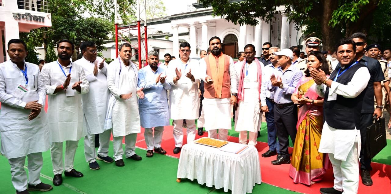Bhagalpur News: भागलपुर को 84 योजना, 302 करोड़ का विकास, फिर 30 नवंबर को Bhagalpur आने का वादा ! CM Samrat नई उम्मीद और विश्वास जगा गए!
