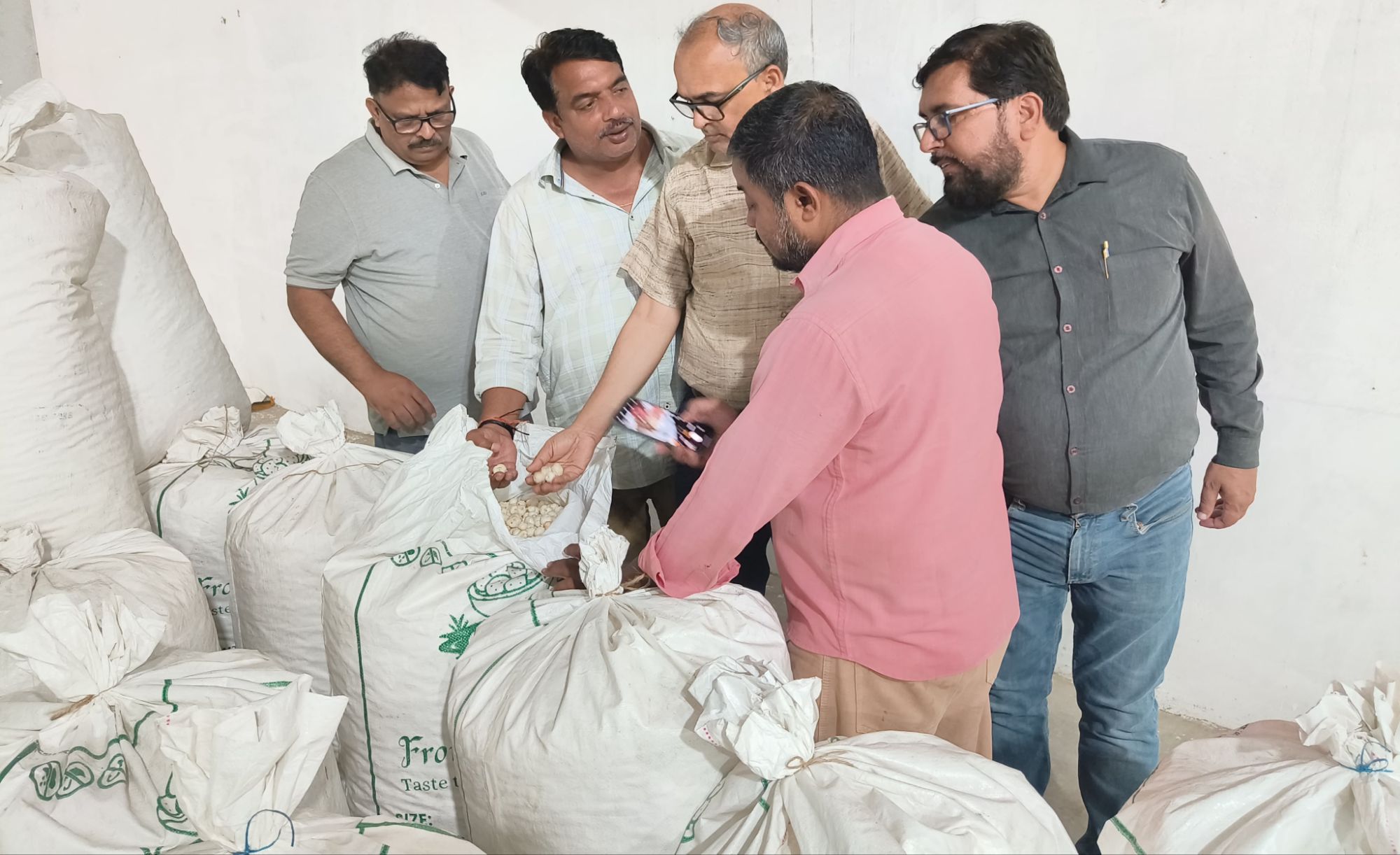 Darbhanga Makhana News: बिचौलियों से मिलेगी मुक्ति, अब सीधे विदेश जाएगा मिथिला का मखाना, IFPRI वैश्विक विशेषज्ञों का बड़ा भरोसा