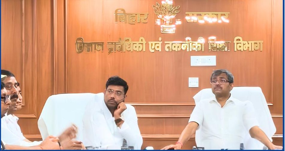 Bihar News: बिहार को मिलेगी नई रफ्तार! हिमांशु शर्मा ने संभाला विज्ञान-प्रावैधिकी विभाग का जिम्मा, Bihar Technical Education में बड़े बदलाव की तैयारी | Deshaj Times Bihar News: बिहार को मिलेगी नई रफ्तार! हिमांशु शर्मा ने संभाला विज्ञान-प्रावैधिकी विभाग का जिम्मा, Bihar Technical Education में बड़े बदलाव की तैयारी
