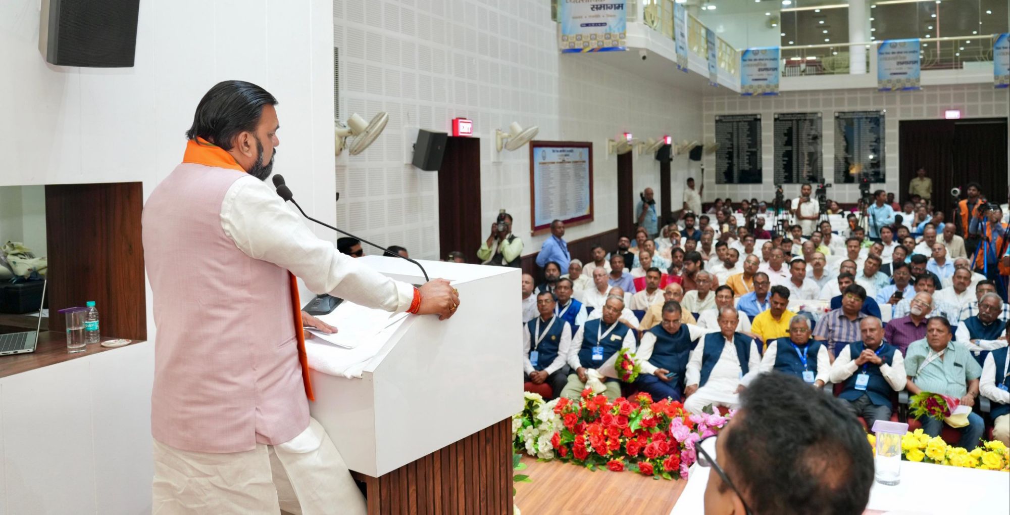 Bihar Crime Control: CM सम्राट चौधरी का एलान - ए- जंग, व्यापारियों की सुरक्षा बड़ी प्राथमिकता, अपराधियों को अल्टीमेटम, बोले- 24 घंटे में मिलेगा जवाब | Deshaj Times Bihar Crime Control: CM सम्राट चौधरी का एलान - ए- जंग, व्यापारियों की सुरक्षा बड़ी प्राथमिकता, अपराधियों को अल्टीमेटम, बोले- 24 घंटे में मिलेगा जवाब