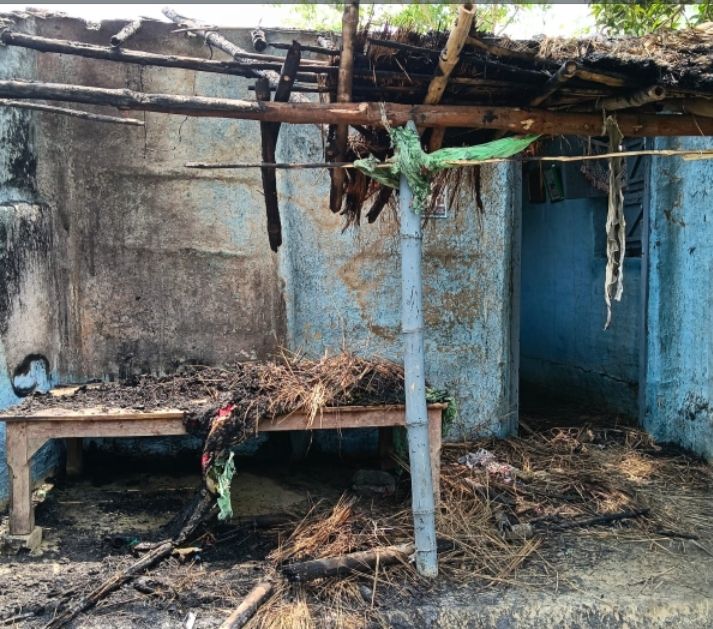 Darbhanga News: केवटी अग्निकांड: जीबड़ा में भीषण आग से 4 घर राख, 5 बकरियों की मौत, लाखों का नुकसान