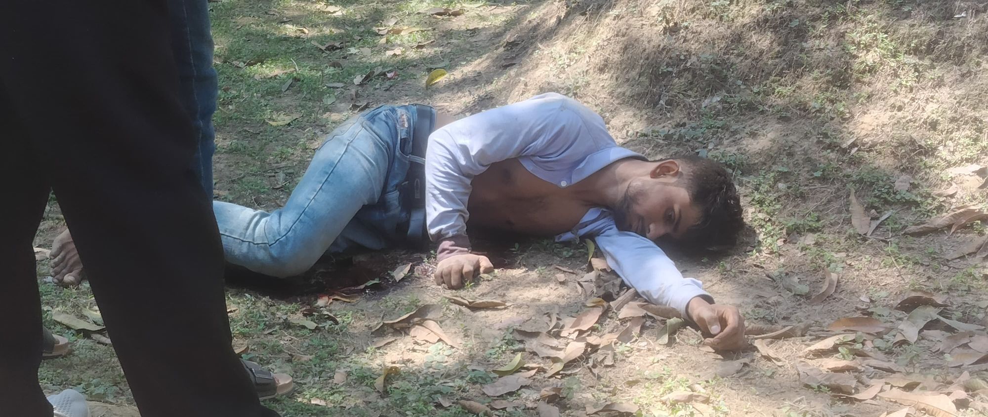 Darbhanga News: दरभंगा में हत्या... प्रेमिका को लेकर गया होटल, पीछे पड़े छोरे ...फिर ऑनलाइन ट्रांजेक्शन... मोबाइल स्वीच ऑफ...लव अफेयर में युवक की गोली लगी मिली लाश