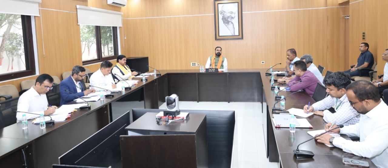 Bihar News: बिहार में अगले 5 सालों में 1 लाख शिक्षकों की नियुक्ति का ऐलान, 'Bihar Teacher Recruitment' का हर साल जुलाई में विज्ञापन, CM Samrat Chaudhary ने थामी हाईलेवल कमान!