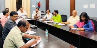 Bihar Revenue Employees : बिहार राजस्व कर्मचारियों पर काम का बोझ बढ़ा: अब सुबह 6 बजे से रात 10 बजे तक करेंगे ड्यूटी!
