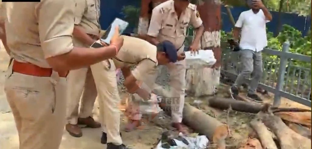Bihar HOT हड़कंप! सीएम आवास के बाहर मिली शराब की बोतलें, पढ़िए - किसने कहा - अवैध शराब कारोबारियों की पहुंच CM आवास तक