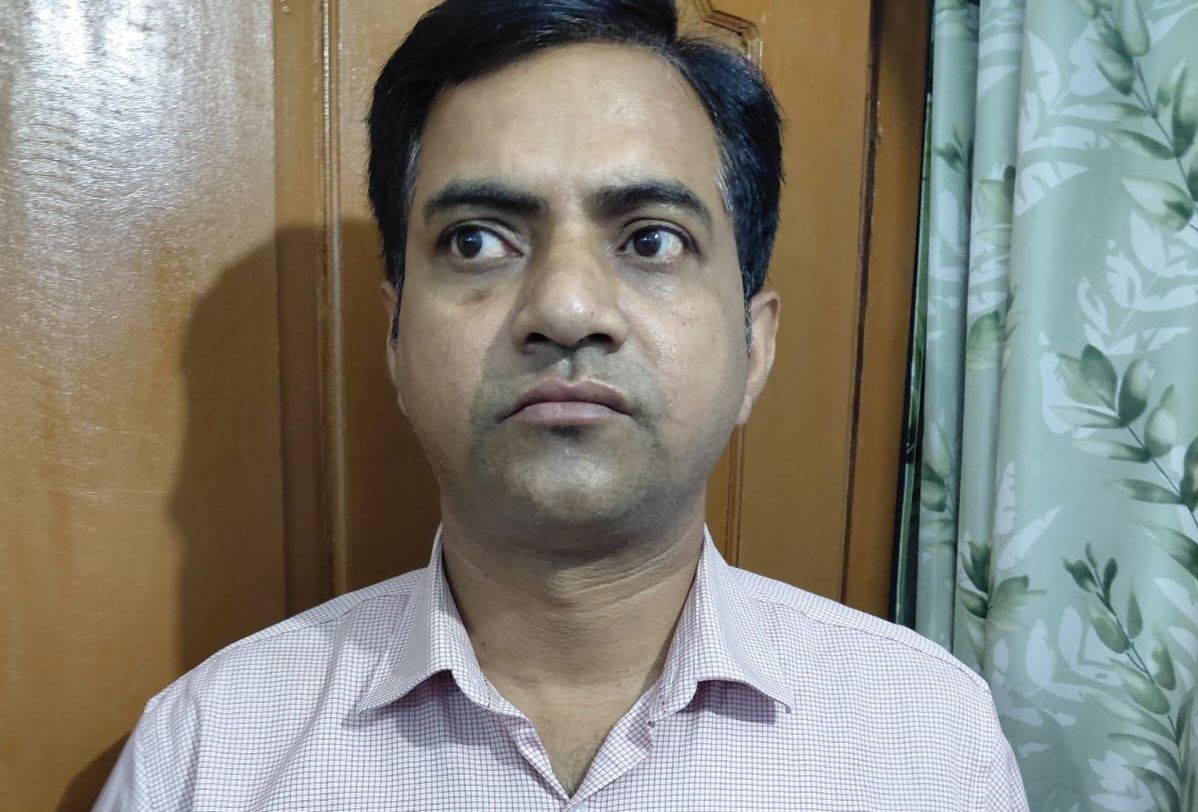 Jamui BIG News: धनकुबेर गोपाल... EOU Raid जमुई के इंजीनियर के 4 ठिकानों पर छापा, पढ़िए - आय से 81.5 % अधिक का लालची... बड़ा खुलासा!