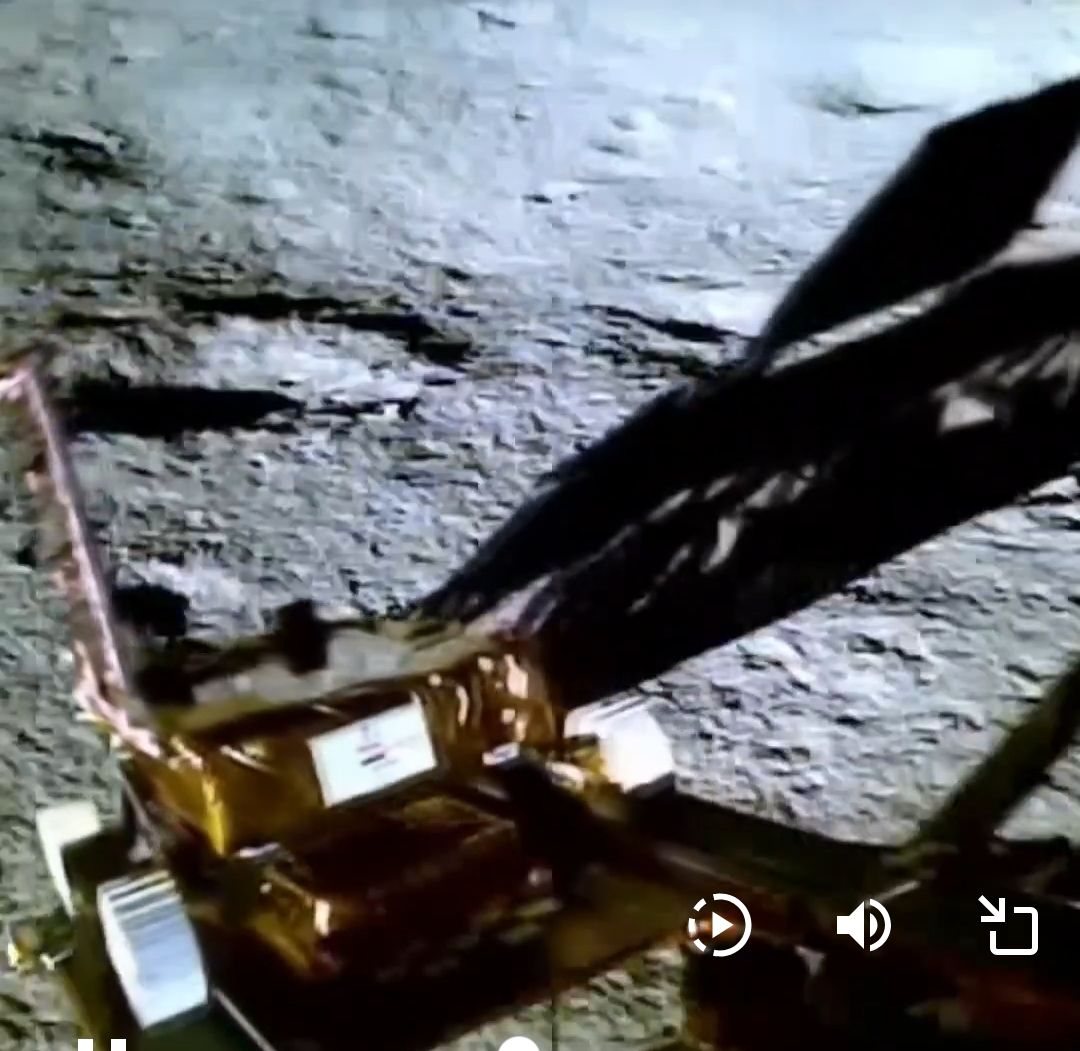Chandrayaan-3: प्रज्ञान रोवर ने भेजी चौंकाने वाली तस्वीरें, ISRO को फिर से जागने की उम्मीद! | Deshaj Times Chandrayaan-3: प्रज्ञान रोवर ने भेजी चौंकाने वाली तस्वीरें, ISRO को फिर से जागने की उम्मीद!