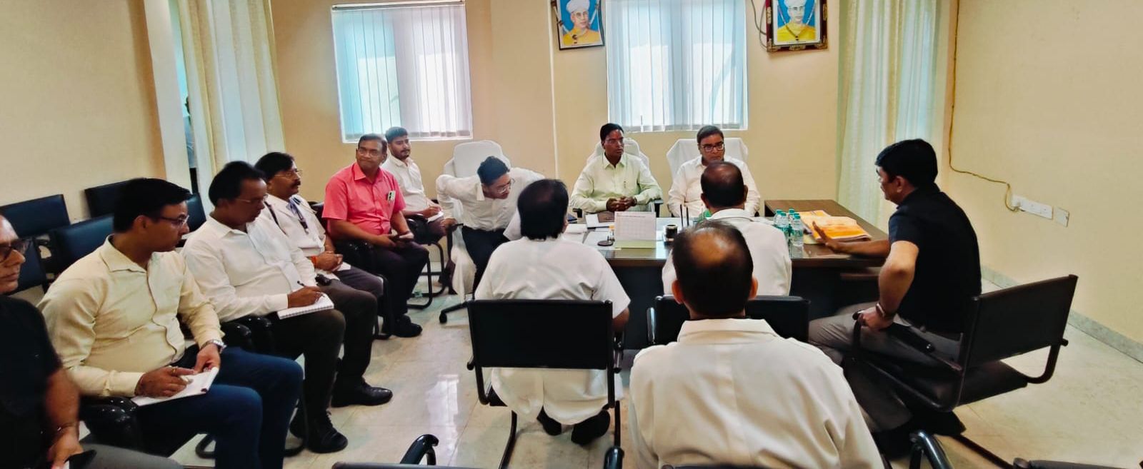 DMCH Darbhanga में हड़कंप! आयुक्त-डीएम एक साथ...DMCH की न्यू चैप्टर का फस्ट फेज...परखीं स्वास्थ्य सुविधाएं, क्या निशांत इफेक्ट्स की हो चुकी Darbhanga Health में शुरुआत!