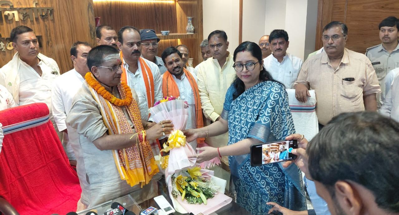 Bihar PWD Minister News: पदभार संभालते ही एक्शन में पथ निर्माण मंत्री शैलेंद्र, महाराष्ट्र-गुजरात जैसी तकनीक से बनेंगी सड़कें