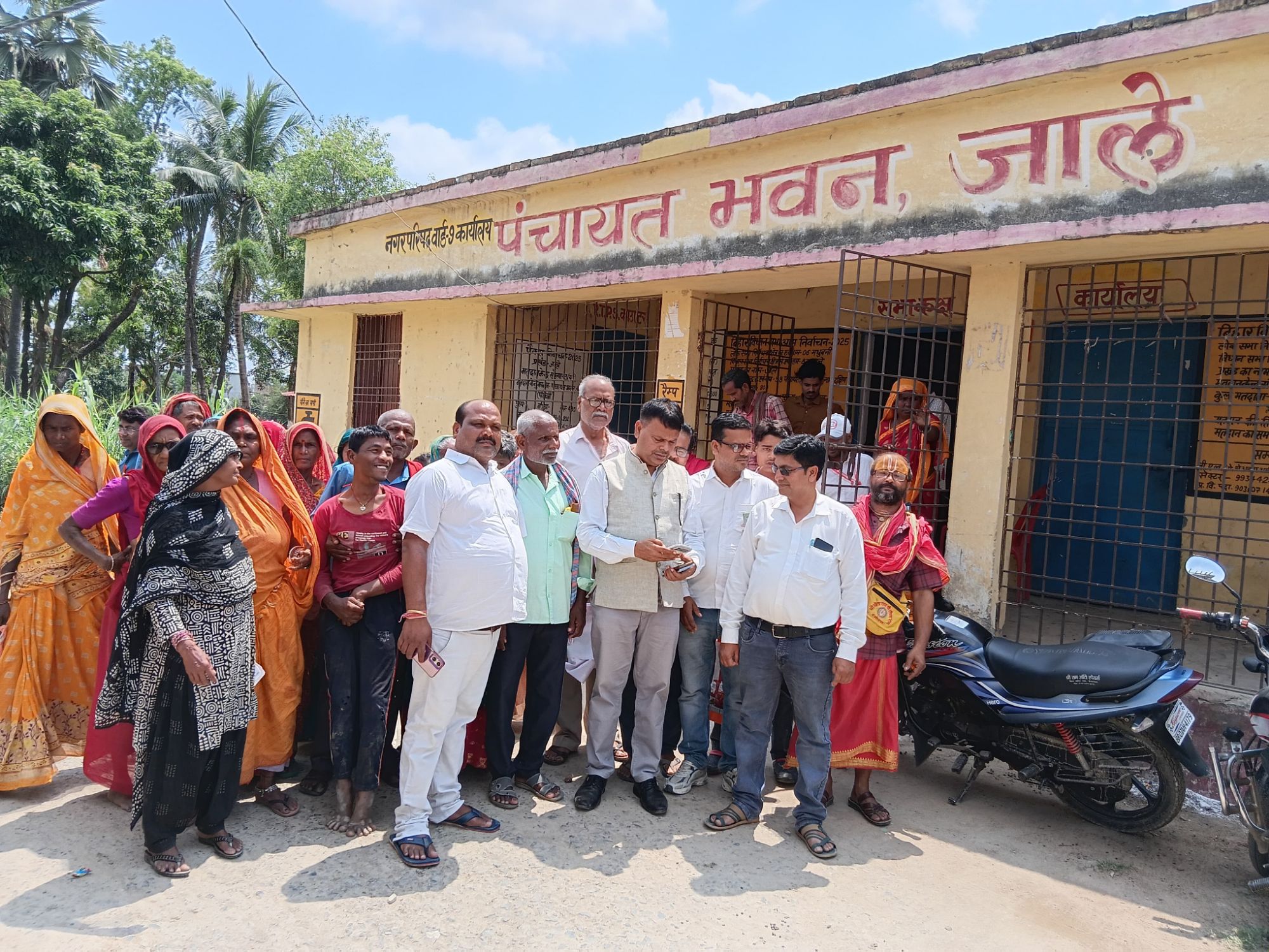 Darbhanga News: सरकारी योजनाएं, वार्षिक आम सभा, वंचितों को मिला योजनाओं का लाभ लेने का मार्गदर्शन