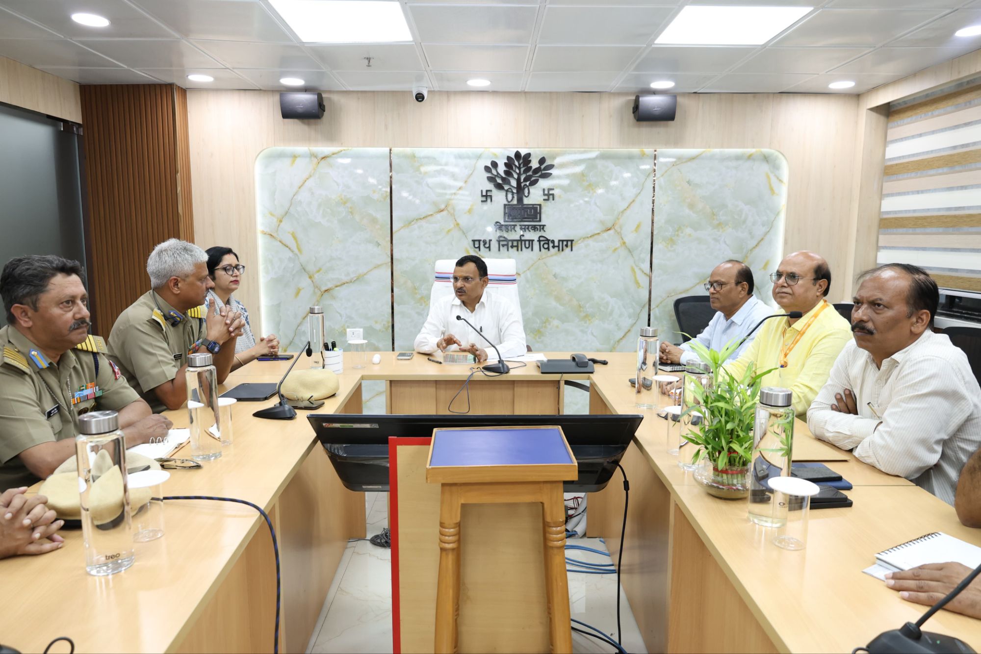 Patna News: भागलपुर विक्रमशिला सेतु क्षतिग्रस्त पुल पर बेली ब्रिज और ट्रस ब्रिज का जल्द होगा निर्माण, युद्धस्तर पर काम, पढ़िए -सचिव पंकज पाल की हाई लेबल मीटिंग...मरम्मत, डिजाइन और ट्रैफिक बहाल करने के टाइमलाइन!