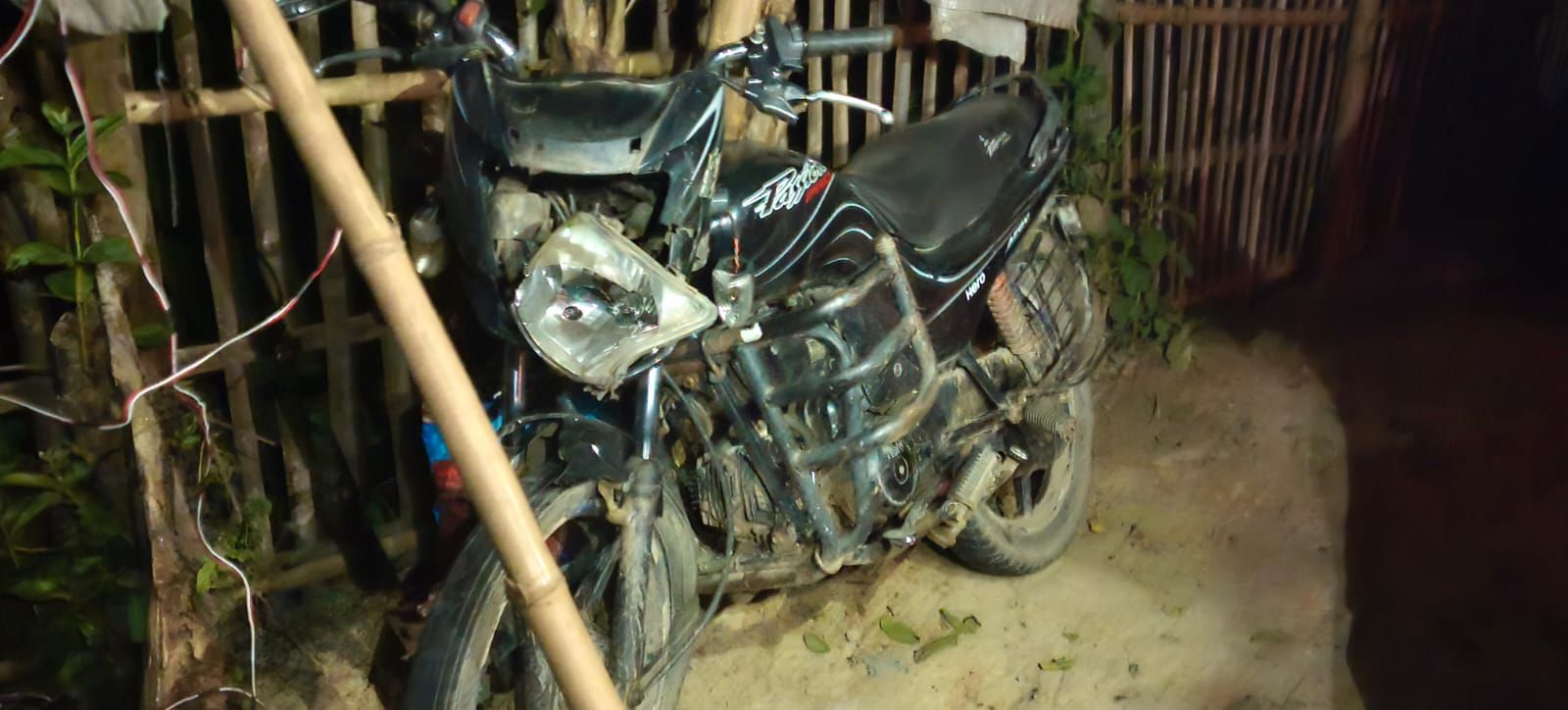 Darbhanga News: अतरवेल-जाले SH-97 पर में भीषण Road Accident कार की टक्कर में बाइक चालक हवा में उछला, गंभीर