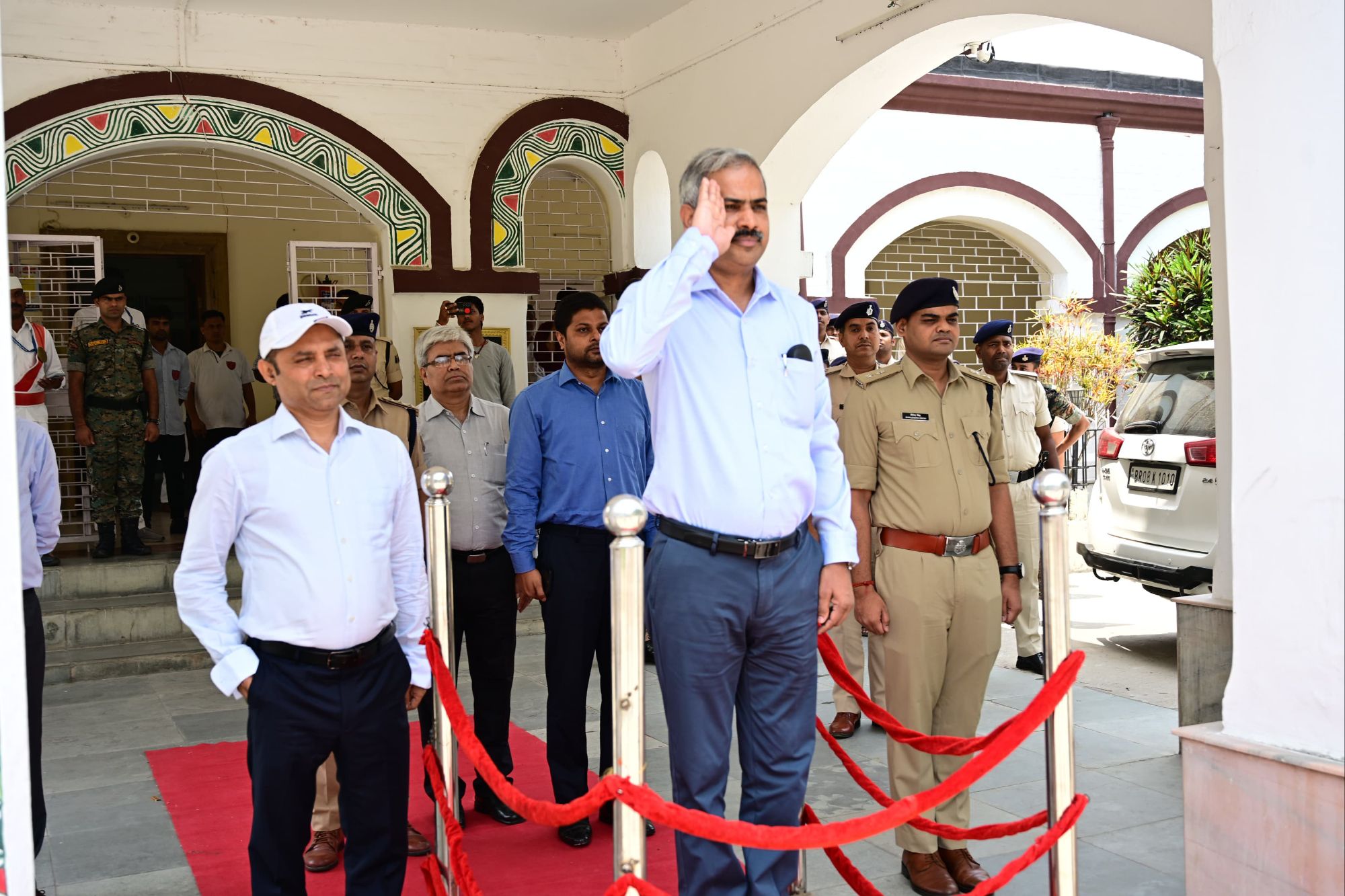 Bhagalpur News: नए Bhagalpur Divisional Commissioner प्रेम सिंह मीणा ने संभाला पदभार, गिनाईं प्राथमिकताएं और समस्याएं