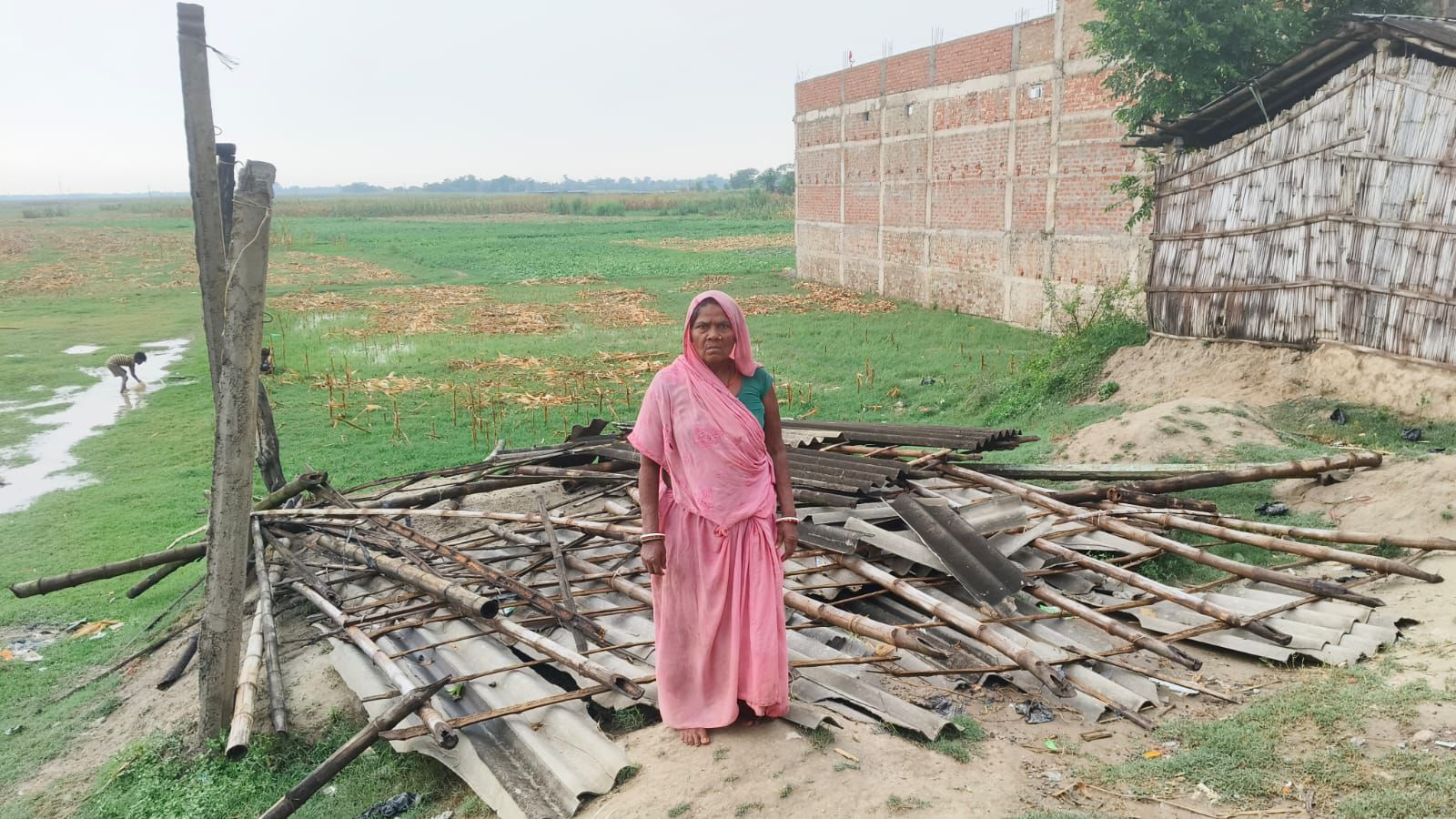 Darbhanga News: चक्रवाती आंधी-पानी Kusheshwarsthan Storm ने मचाई तबाही, ध्वस्त हुआ बिसवान टावर, पेड़ उड़े, घर - पोल गिरे, कुशेश्वरस्थान में जनजीवन तबाह!