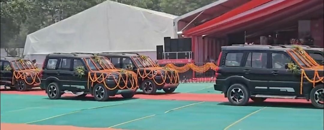 Bihar Good News: बिहार फायर टेंडर: अब 5 मिनट में पहुंचेगी आग बुझाने वाली गाड़ी, सरकार ने बढ़ाए 80 नए वाहन, पढ़िए -AI आधुनिक अग्निशमन नियंत्रण कक्ष