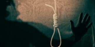 Muzaffarpur News: मुजफ्फरपुर बगीचे में मिली युवक की पेड़ से लटकी लाश, मां बोली Murder है!