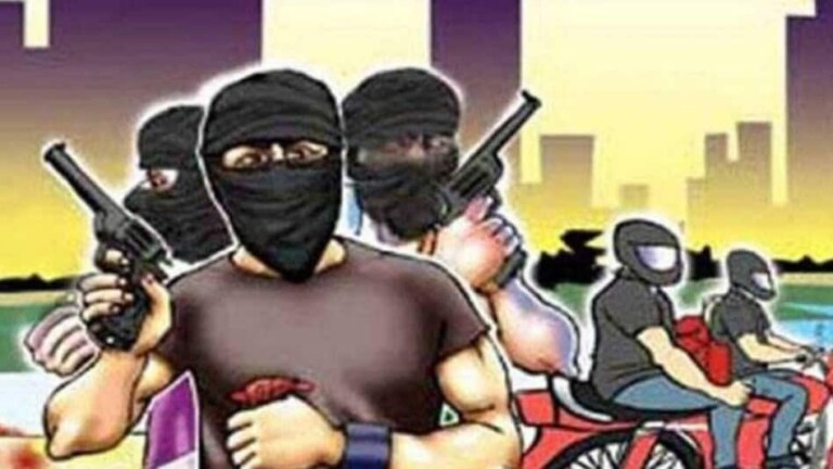 Motihari News: SBI में चोरी की कोशिश, जब खिड़की काटकर अंदर?