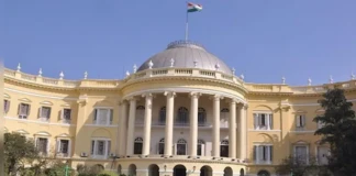 Bihar Education News: बिहार यूनिवर्सिटी वित्तीय अनियमितता में फंसे 11 विश्वविद्यालय, 604 करोड़ के हिसाब पर लगे प्रश्न चिह्न… राजभवन सख्त, जानिए Darbhanga और Munger विश्वविद्यालय कहां जा फंसा?