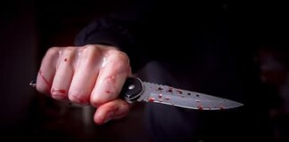 Darbhanga Crime: दरभंगा में चाकूबाजी बीच बाजार, दुकान पर बैठे युवक को चाकू घोंपा, मामूली बात पर बड़ा फसाद!