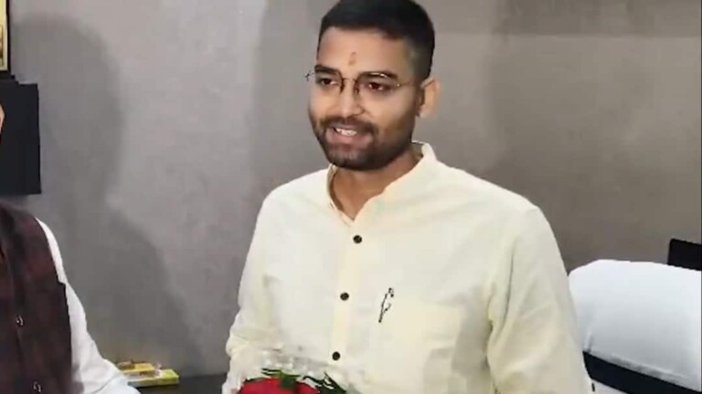 Deepak Prakash: बिहार के इस मंत्री पर गिरी सुप्रीम कोर्ट की गाज, क्या जाएगी कुर्सी? जानें पूरा मामला | क्या कहा दीपक प्रकाश ने- पढ़िए