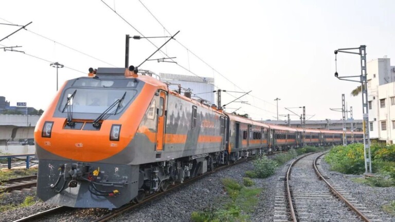 Danapur Rail News: दानापुर में साउथ बिहार एक्सप्रेस का पेंटो टूटा: रेल यातायात ठप, यात्री बेहाल!
