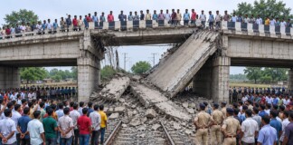 26.40 करोड़ का नया ब्रिज 10 दिन में धंसा, बिहार में हड़कंप!