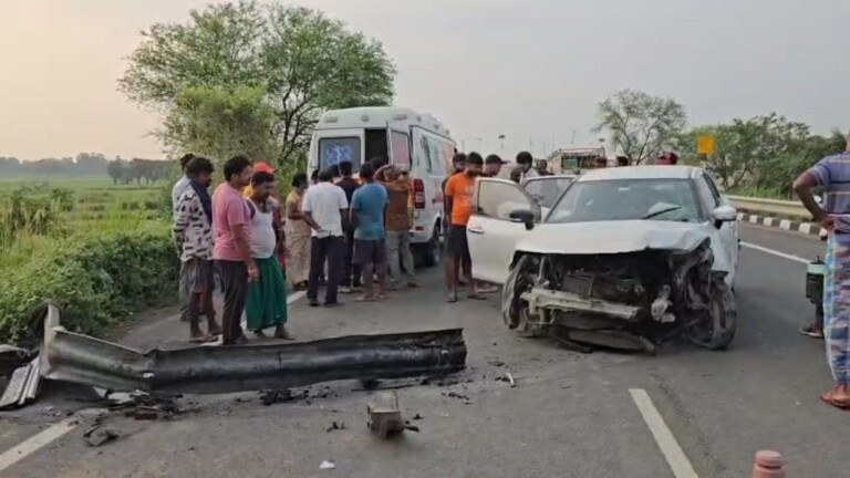 Bhagalpur Accident News: भागलपुर में भयानक हादसा: कांझिया बायपास पर डिवाइडर से टकराई कार, महिला की मौके पर मौत | Deshaj Times Bhagalpur Accident News: भागलपुर में भयानक हादसा: कांझिया बायपास पर डिवाइडर से टकराई कार, महिला की मौके पर मौत