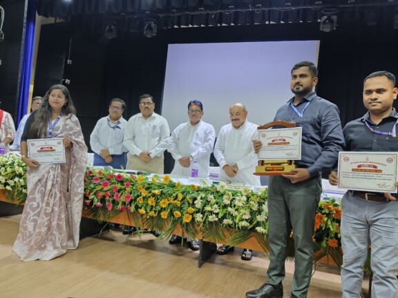 Darbhanga Bal Shram News: बाल श्रम उन्मूलन में दरभंगा की ऐतिहासिक जीत! उप श्रमायुक्त राकेश रंजन को मिला सम्मान