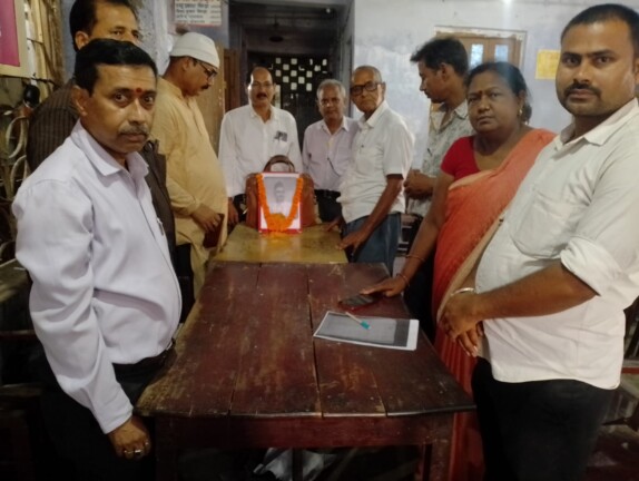 Darbhanga News: दरभंगा में वकीलों ने मनाई बाबाराव सावरकर की जयंती, जानें क्यों भावुक हुए सभी!
