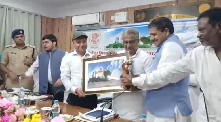 Bhagalpur News: श्रावणी मेला: कांवड़ियों को नहीं होगी परेशानी, मंत्री नीतीश मिश्रा ने सुल्तानगंज में दिया बड़ा आश्वासन