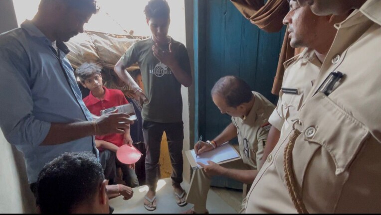 Darbhanga News: पांच दिन से लापता थी बेटी, आक्रोशित मां-बाप ने हाईवे जाम कर दिया! जानें फिर क्या हुआ दरभंगा में