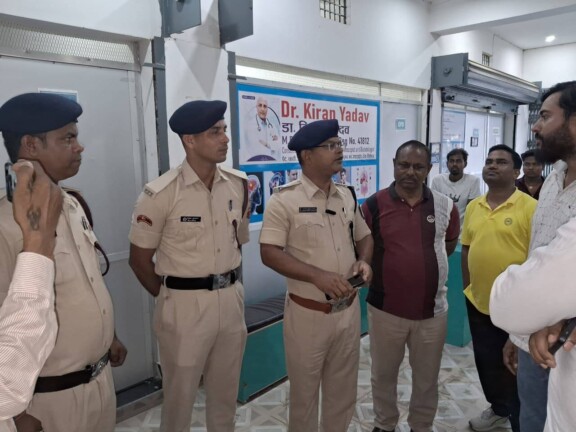 Araria Fire Safety News: अररिया में अग्नि सुरक्षा का बड़ा एक्शन: होटलों-अस्पतालों पर लटकी सीलिंग की तलवार!