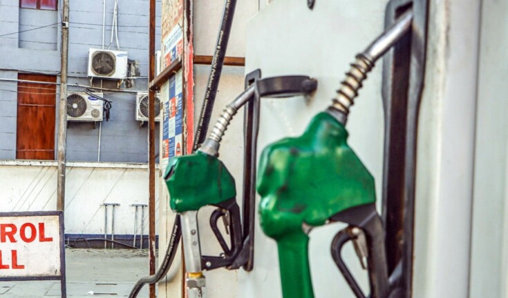 India Ethanol News: पेट्रोल खरीदने वालों को बड़ी राहत? सरकार ने इथेनॉल पेट्रोल पर हटाया भारी टैक्स!