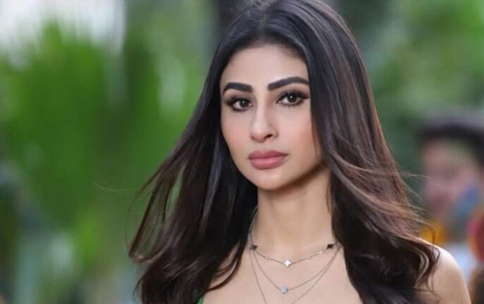 Mouni Roy: मौनी रॉय ने सेक्सुअलिटी पर तोड़ी चुप्पी, लेस्बियन होने की अफवाहों पर बोलीं- ‘सबसे अजीब और हैरान करने वाली…’