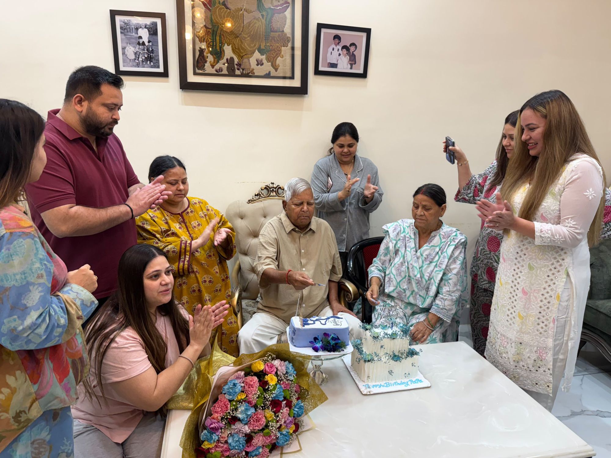 Lalu Yadav Birthday: लालू प्रसाद यादव का 79वां जन्मदिन: बेटों की भावुक पोस्ट और राबड़ी देवी का प्यार, देखें तस्वीरें