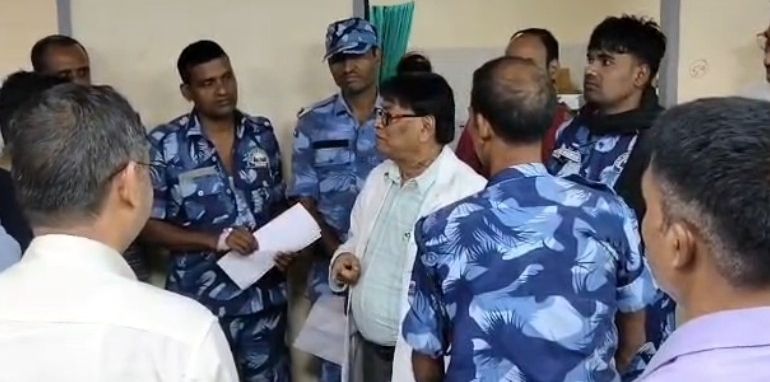Darbhanga Police News: सिमरी-शोभन चौक के बीच NH-27 पर रौंदे गए RAF के जवान! अतिक्रमण हटाने के दौरान मुजफ्फरपुर की बस ने कुचला, दर्दनाक हादसे में 5 घायल, एक बेहोश, मची अफरातफरी