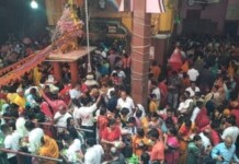 Muzaffarpur News: बाबा गरीबनाथ मंदिर में उमड़ा भक्तों का सैलाब, गेंदा-गुलाब से सजा बाबा का अद्भुत दरबार!