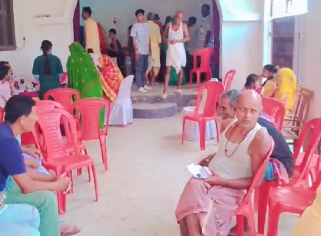 Darbhanga Health News: हिरणी गांव में लगा प्रथम हॉस्पिटल मल्टी स्पेशलिटी सेंटर बिरौल का विशाल स्वास्थ्य शिविर, Biroul में 452 ग्रामीणों की स्वास्थ्य चिंताएं दूर हुईं! पढ़िए - कैसे आयुष्मान भारत योजना को प्रथम हॉस्पिटल मल्टी स्पेशलिटी सेंटर ने ग्रामीणों के लिए बनाया वरदान | Deshaj Times Darbhanga Health News: हिरणी गांव में लगा प्रथम हॉस्पिटल मल्टी स्पेशलिटी सेंटर बिरौल का विशाल स्वास्थ्य शिविर, Biroul में 452 ग्रामीणों की स्वास्थ्य चिंताएं दूर हुईं! पढ़िए - कैसे आयुष्मान भारत योजना को प्रथम हॉस्पिटल मल्टी स्पेशलिटी सेंटर ने ग्रामीणों के लिए बनाया वरदान