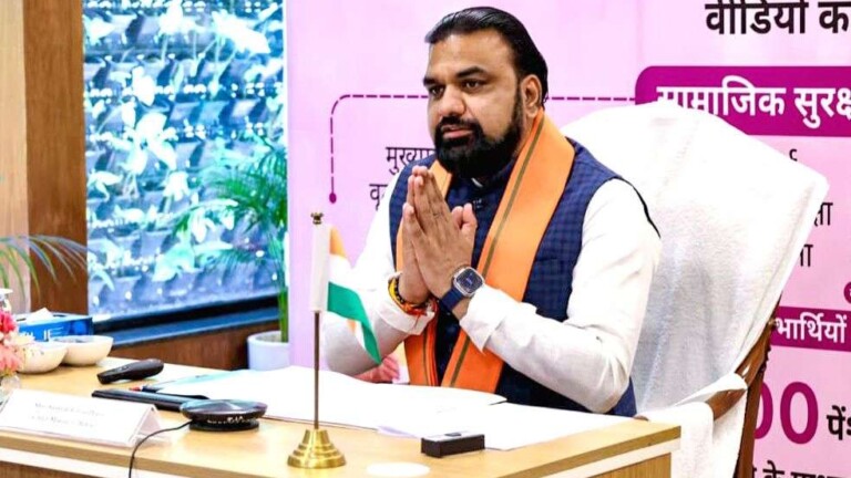 Bihar Pension News: बिहार के 94 लाख पेंशनभोगियों की खुली किस्मत! CM ने भेजा ₹1100 करोड़, बदल गया पेंशन का नियम