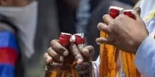 Madhubani Liquor News: मधुबनी में हड़कंप! पार्सल वैन से पकड़ी गई 405 लीटर शराब, दो तस्कर गिरफ्तार, Darbhanga कनेक्शन